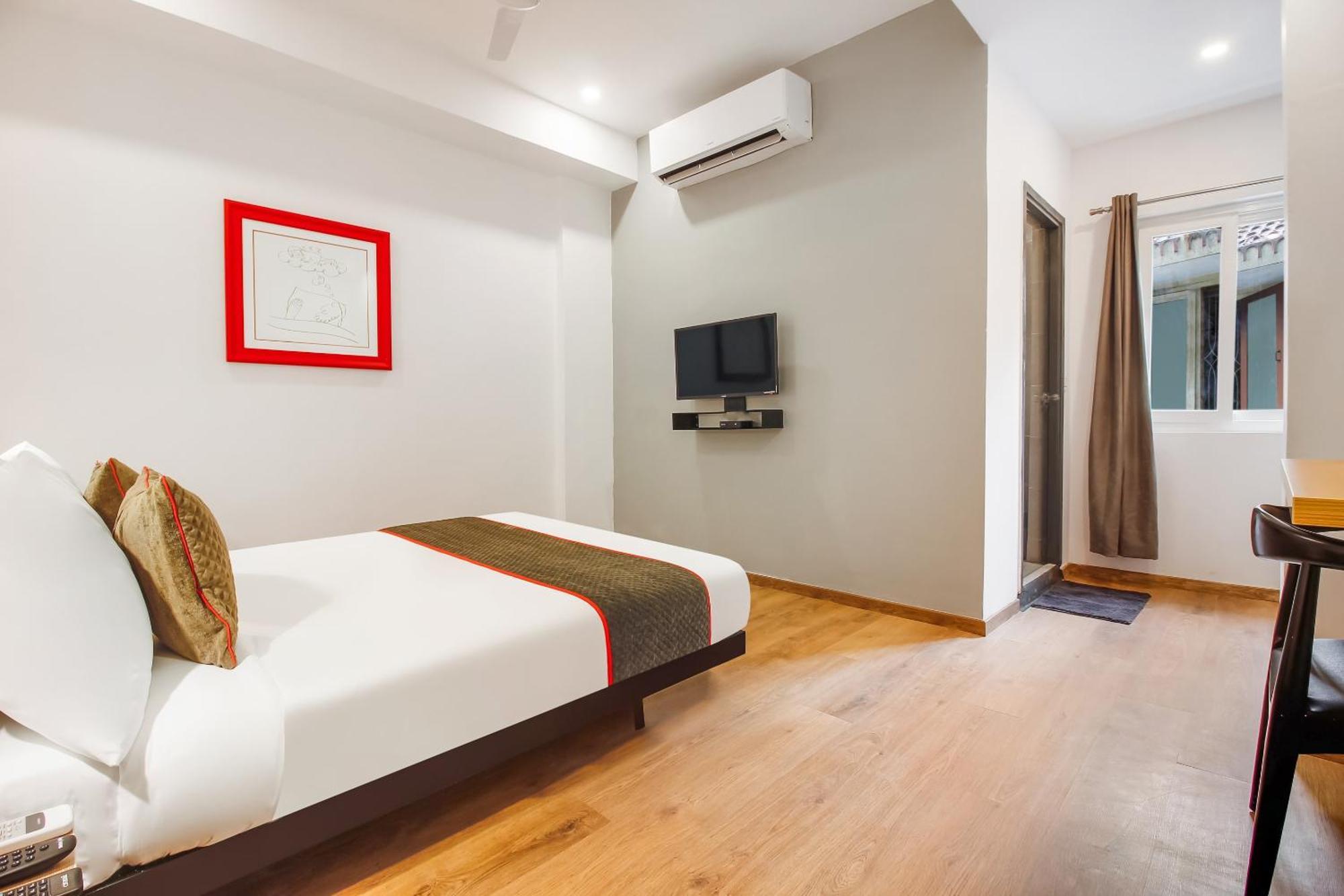 Super Townhouse The Cinco Hotel Near Esi Hospital Hyderabad Exterior foto